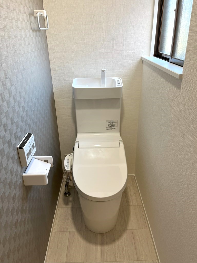 温水洗浄式トイレ新品