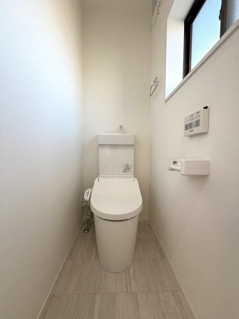 温水洗浄式トイレ新品(2階)