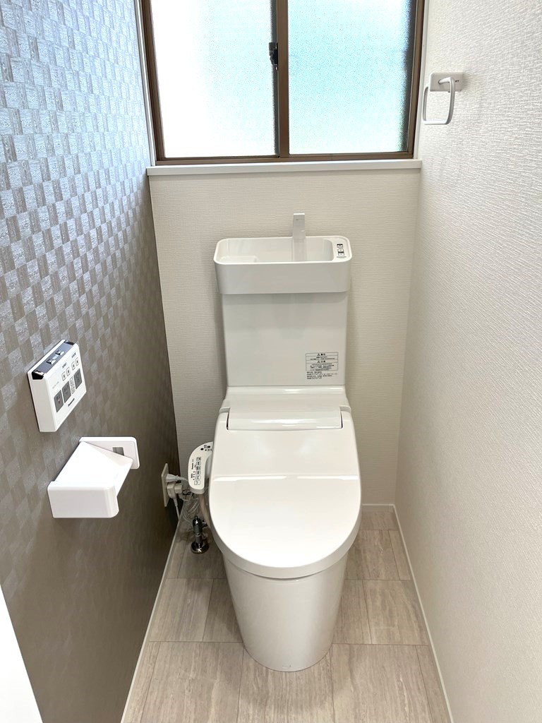 温水洗浄式トイレ新品