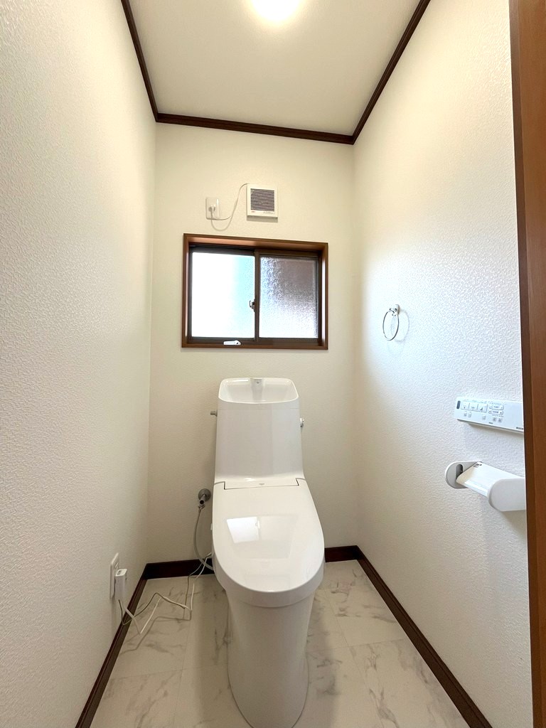 温水洗浄式トイレ新品