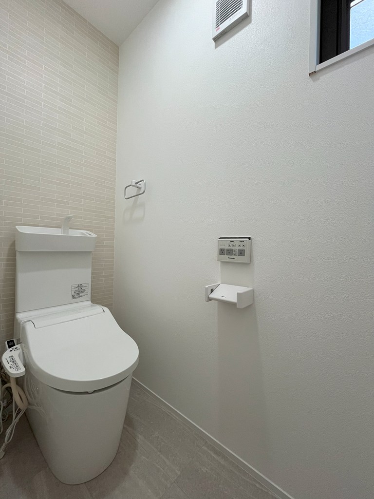 温水洗浄式トイレ新品