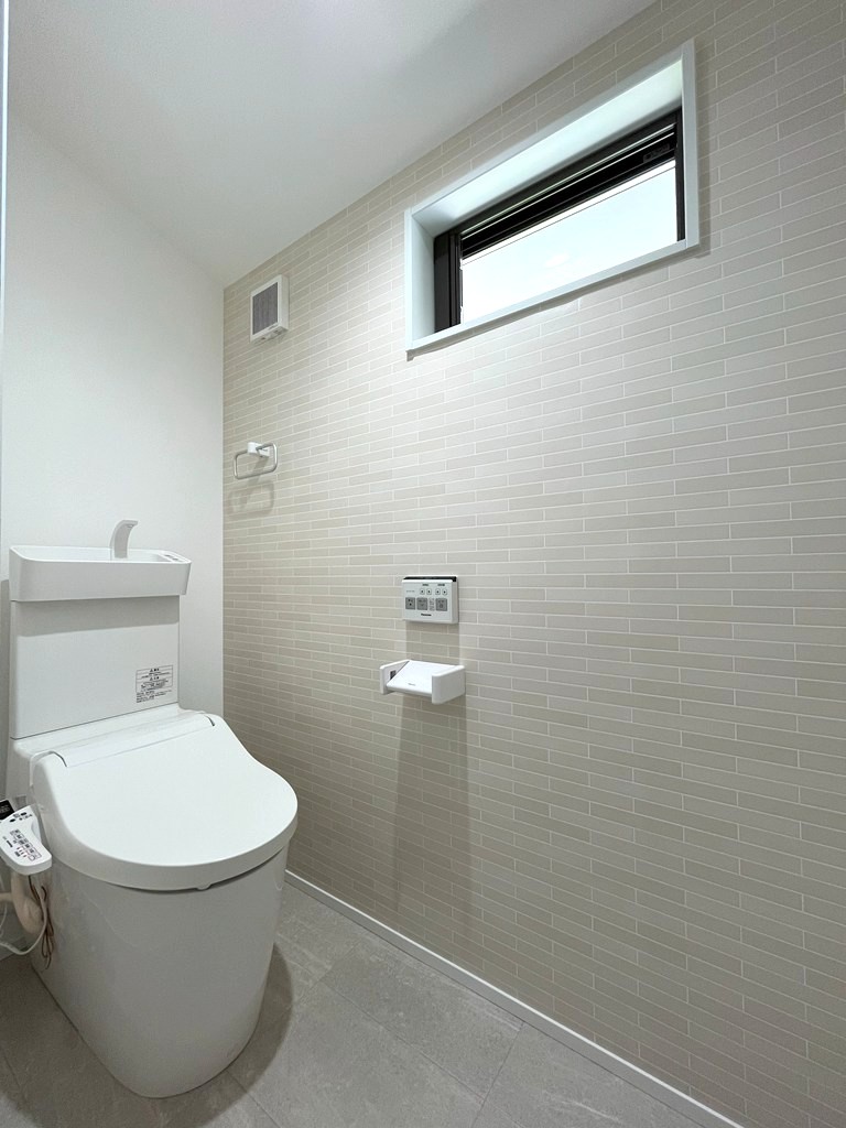 温水洗浄式トイレ新品