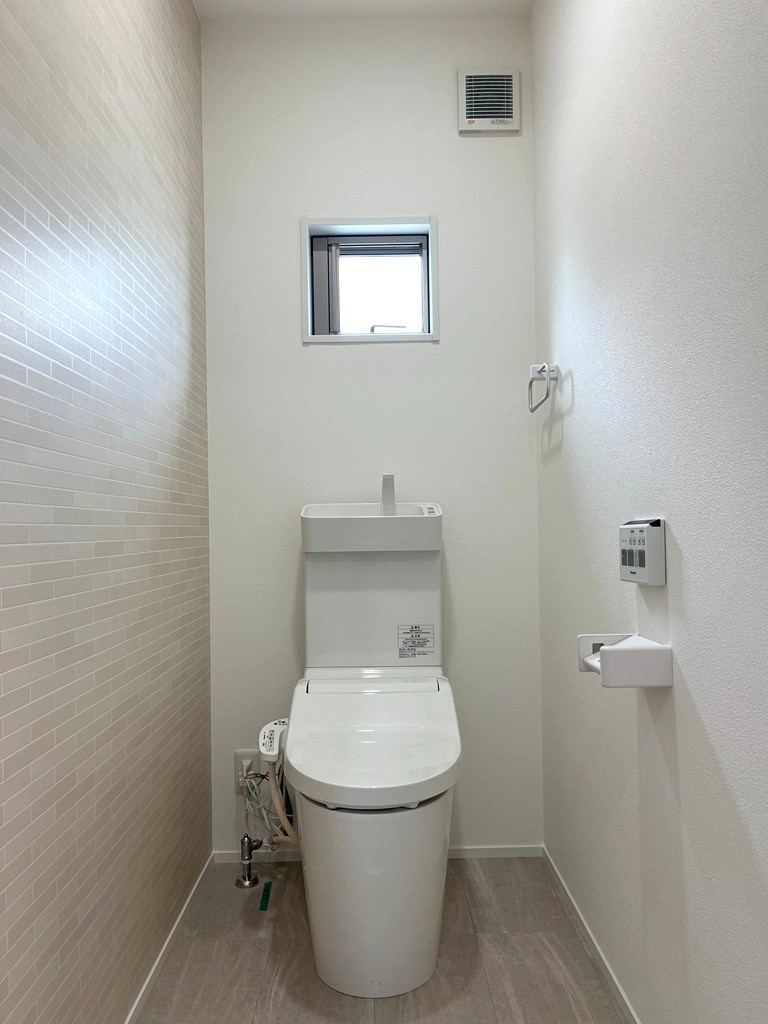 温水洗浄式トイレ新品