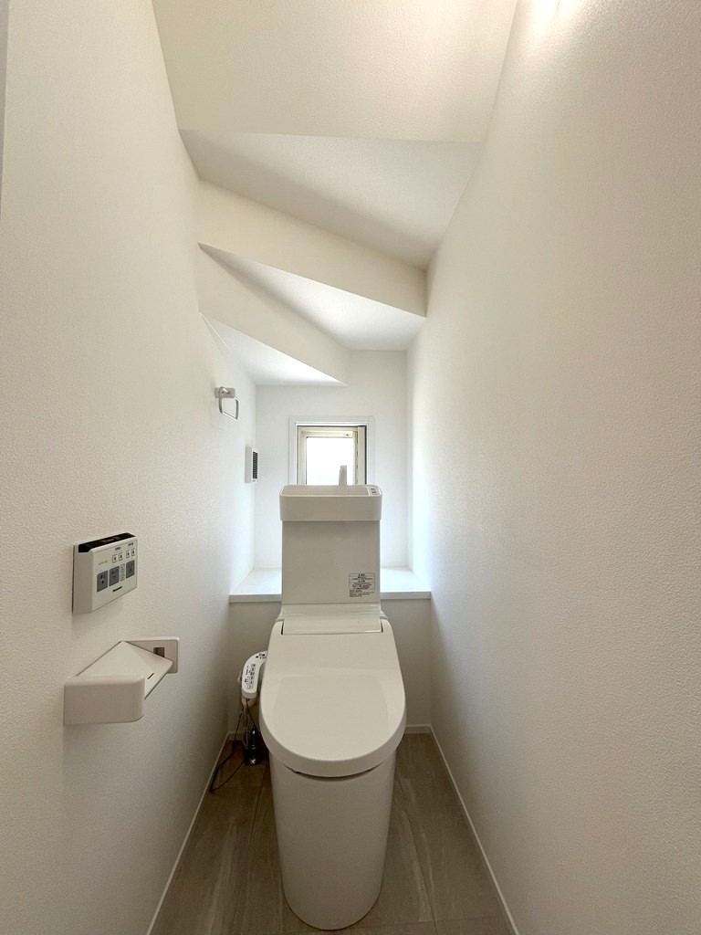 温水洗浄式トイレ新品