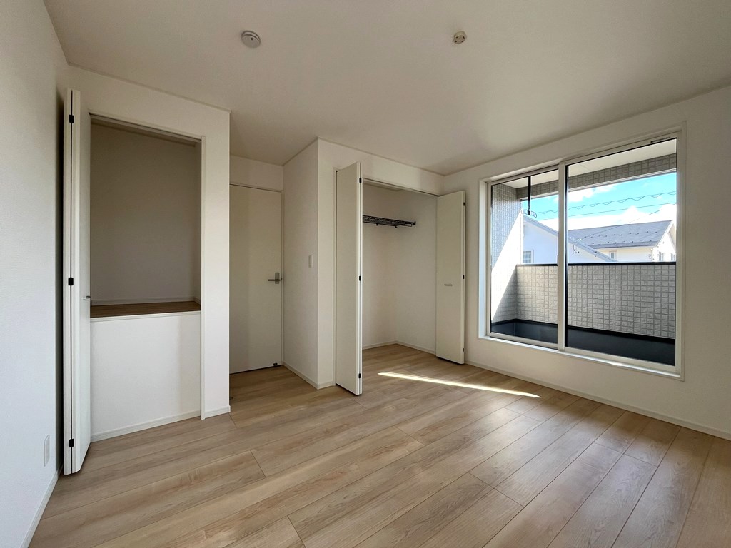 2階 西側洋室(7.5帖)・収納