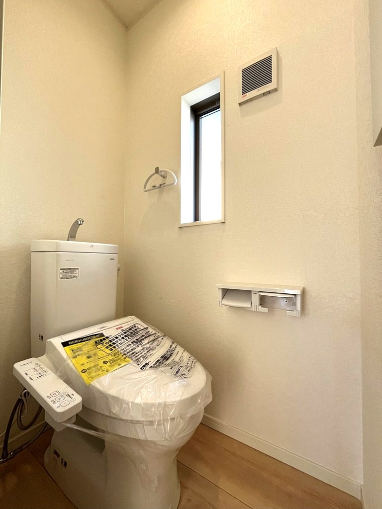 1階 温水洗浄式トイレ 1階 温水洗浄式トイレ