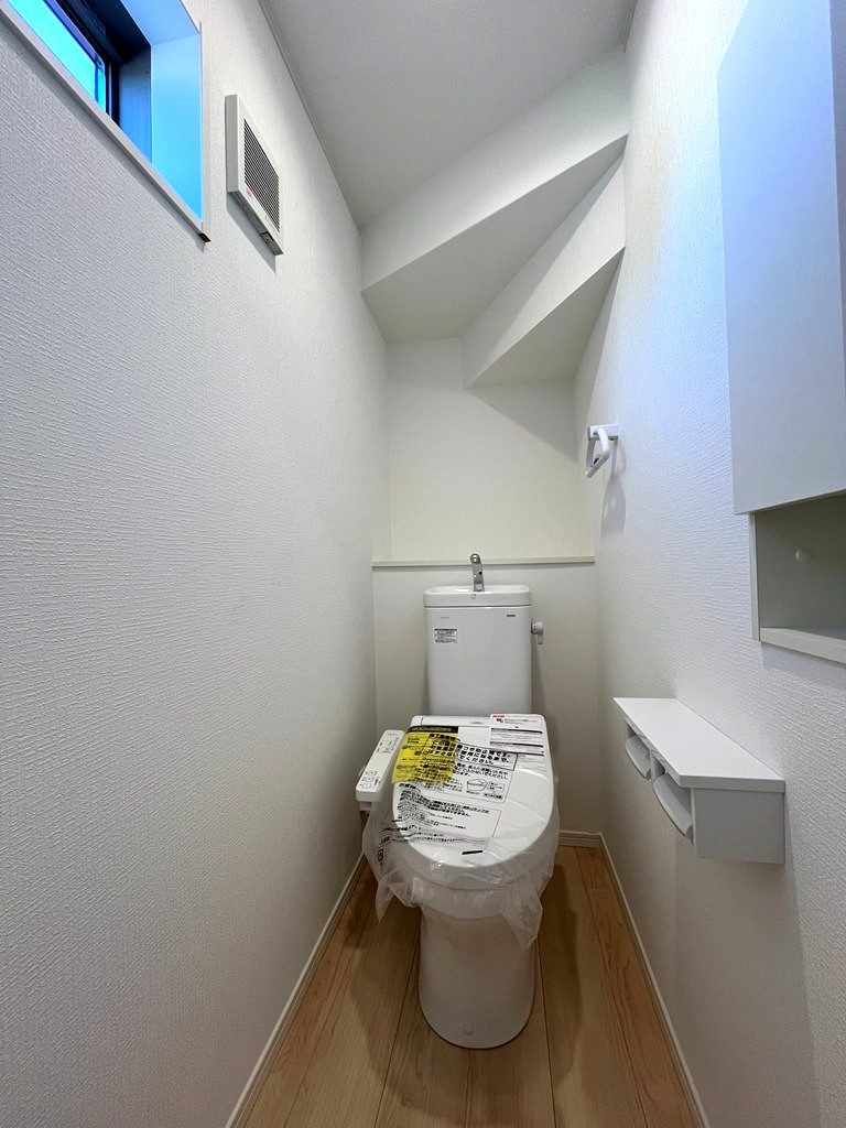 1階 温水洗浄式トイレ 1階 温水洗浄式トイレ