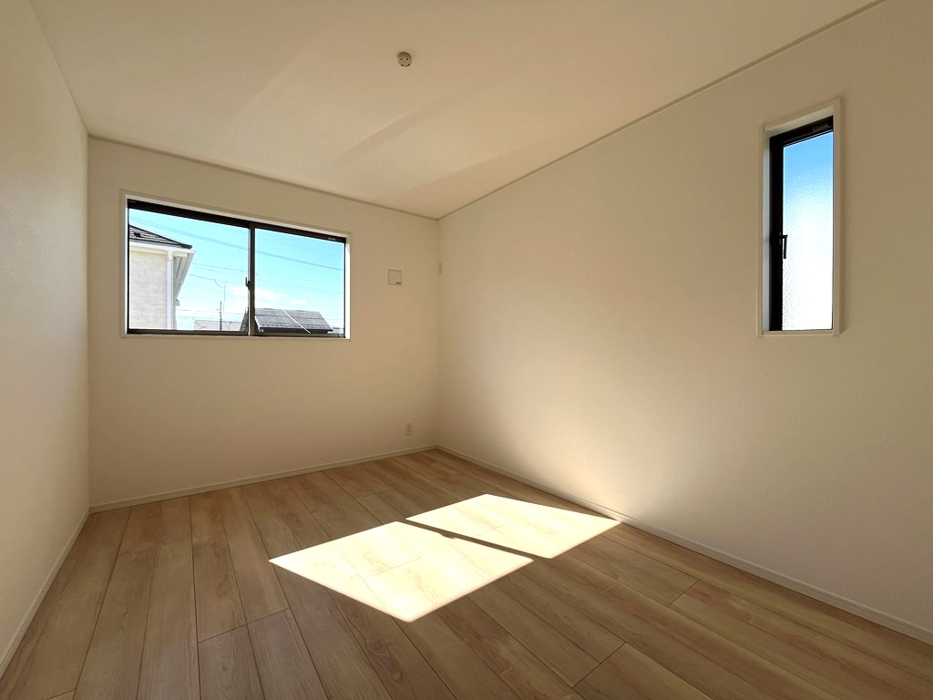 2階 西側洋室(6帖) 2階 西側洋室(6帖)