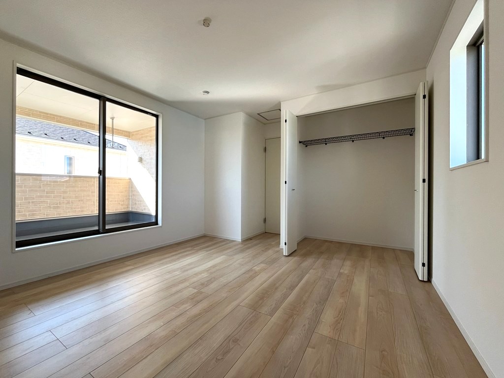 2階 東側洋室(8.5帖)・収納 2階 東側洋室(8.5帖)・収納