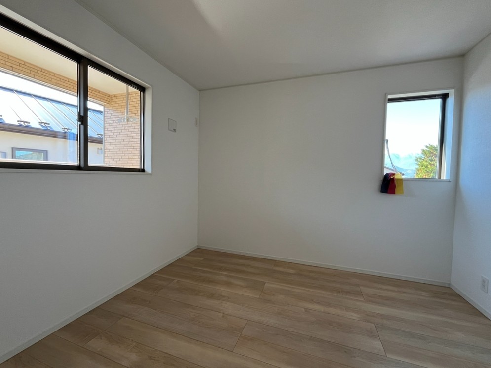 2階 西側洋室(5.7帖) 2階 西側洋室(5.7帖)