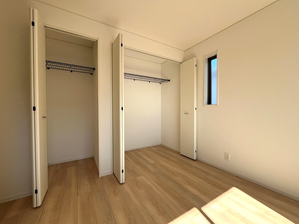 2階 東側洋室(7.2帖)・収納 2階 東側洋室(7.2帖)・収納