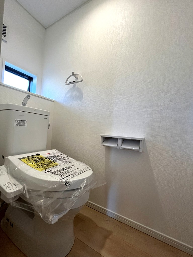 1階 温水洗浄式トイレ 1階 温水洗浄式トイレ