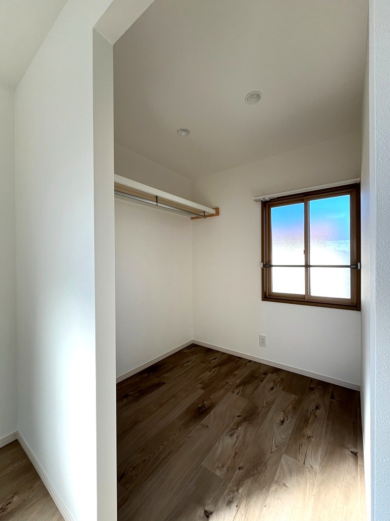 2階 西側洋室のウォークインクローゼット 2階 西側洋室のウォークインクローゼット