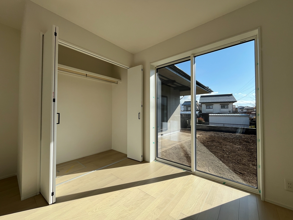 1階 東側洋室(7.0帖)・収納 1階 東側洋室(7.0帖)・収納