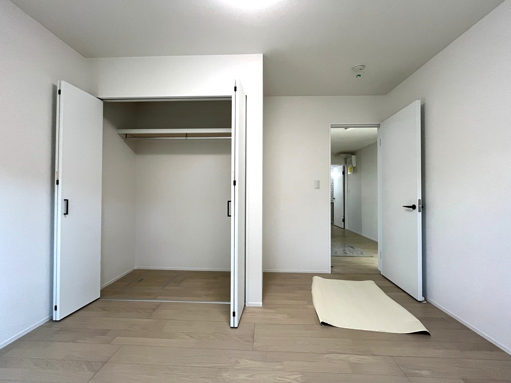 1階 西側洋室(7.0帖)・収納 1階 西側洋室(7.0帖)・収納