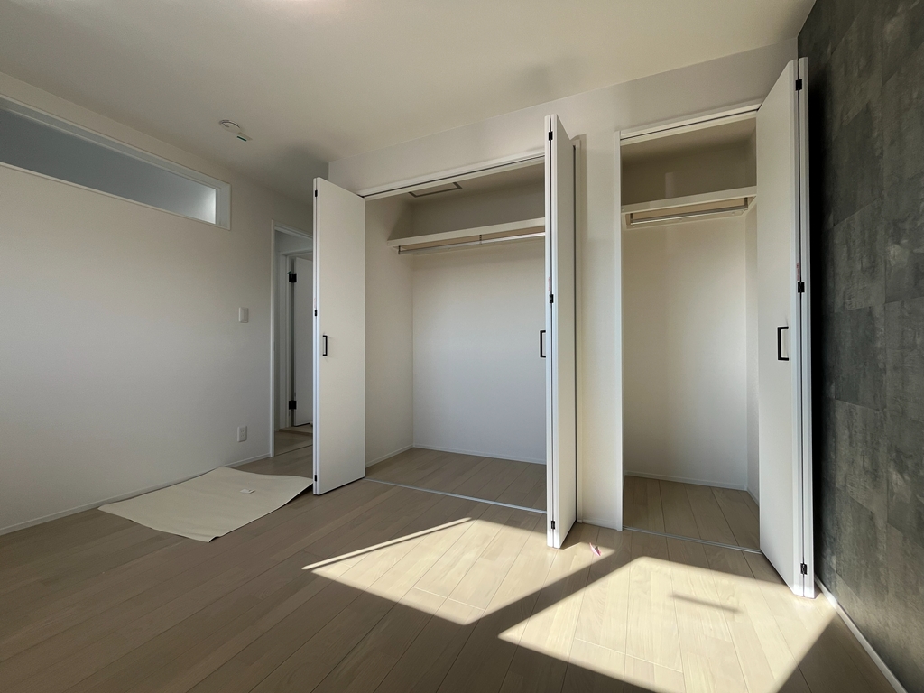 2階 東側洋室(6.5帖)・収納 2階 東側洋室(6.5帖)・収納