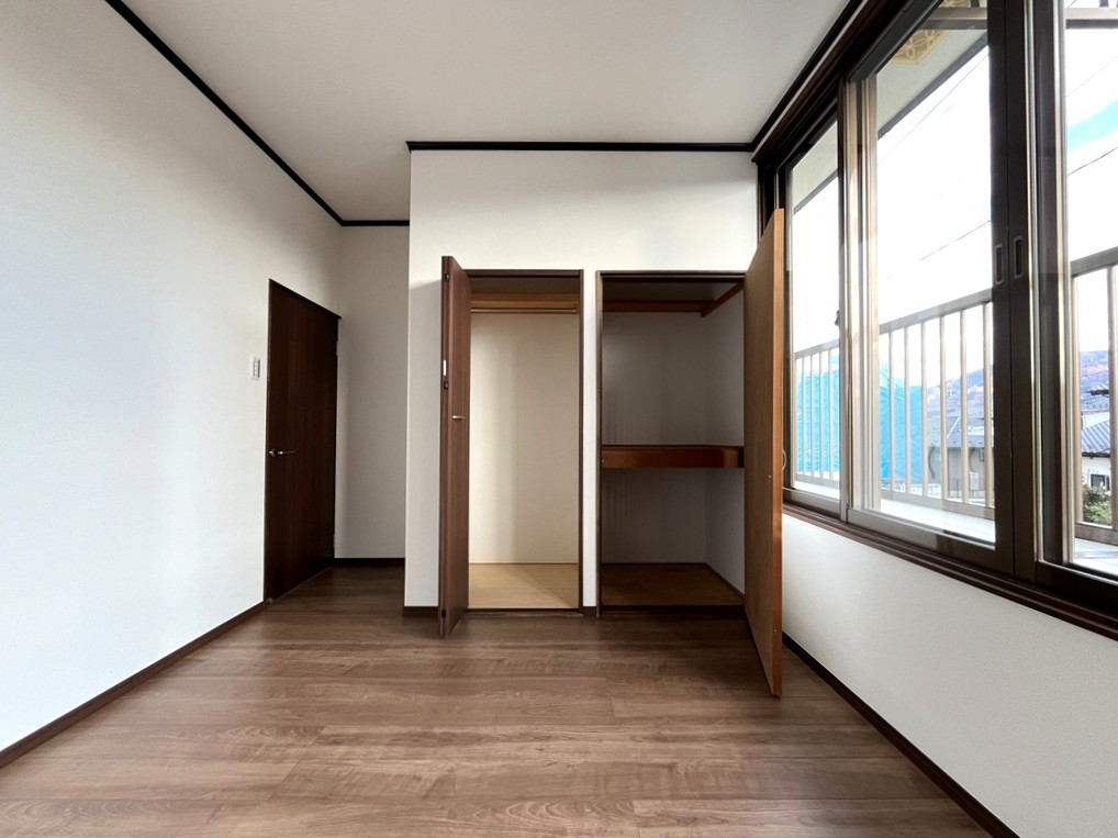 2階 南西側洋室(6帖)・収納 2階 南西側洋室(6帖)・収納