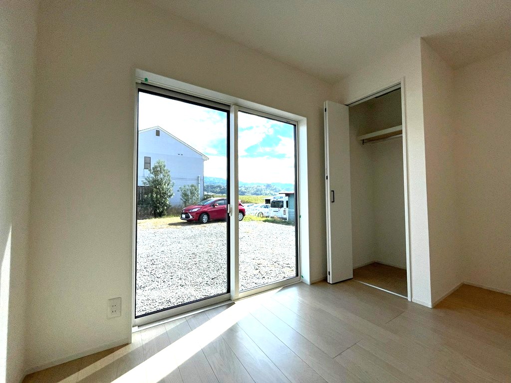 東側 洋室(7.0帖)・収納 (外観) 東側 洋室(7.0帖)・収納 (外観)