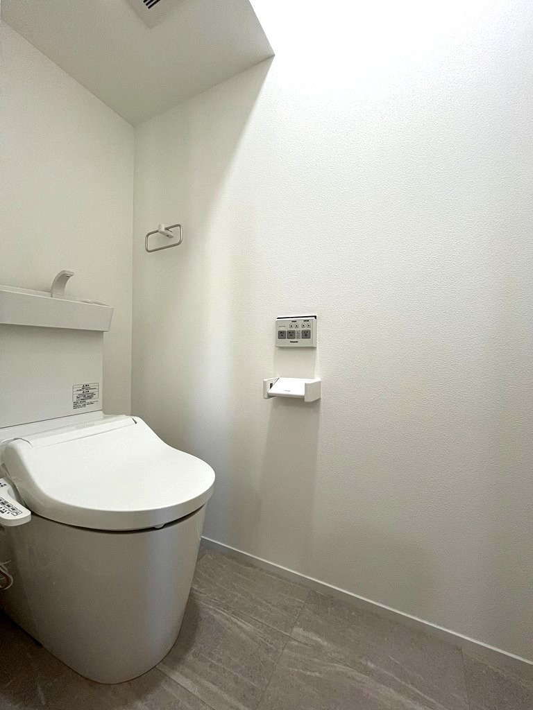 温水洗浄式トイレ新品