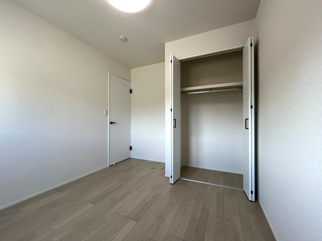 1階 南側洋室(5.5帖)・収納