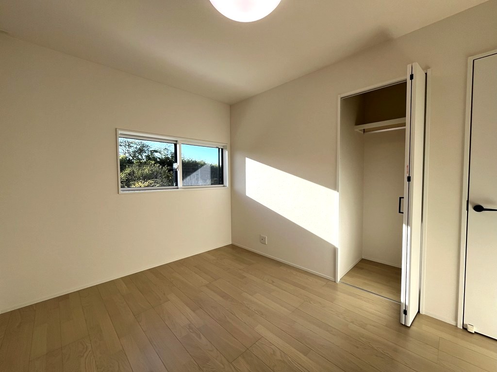 2階 南側洋室(6.0帖)・収納