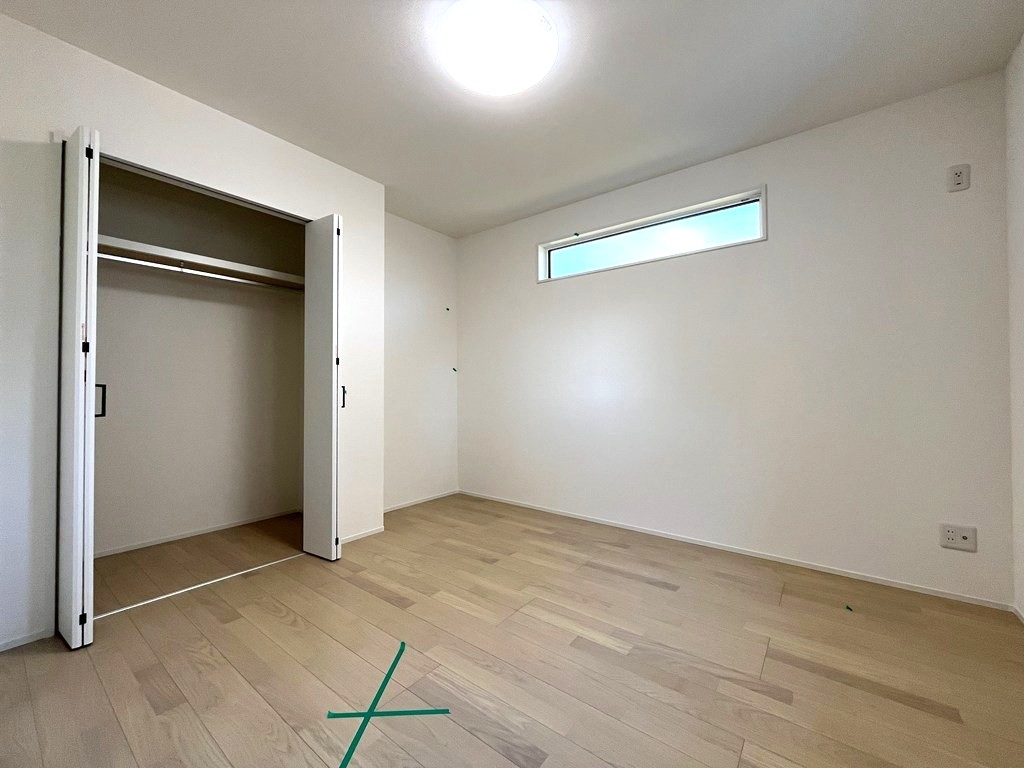 1階 東側洋室(7.1帖)・収納 1階 東側洋室(7.1帖)・収納