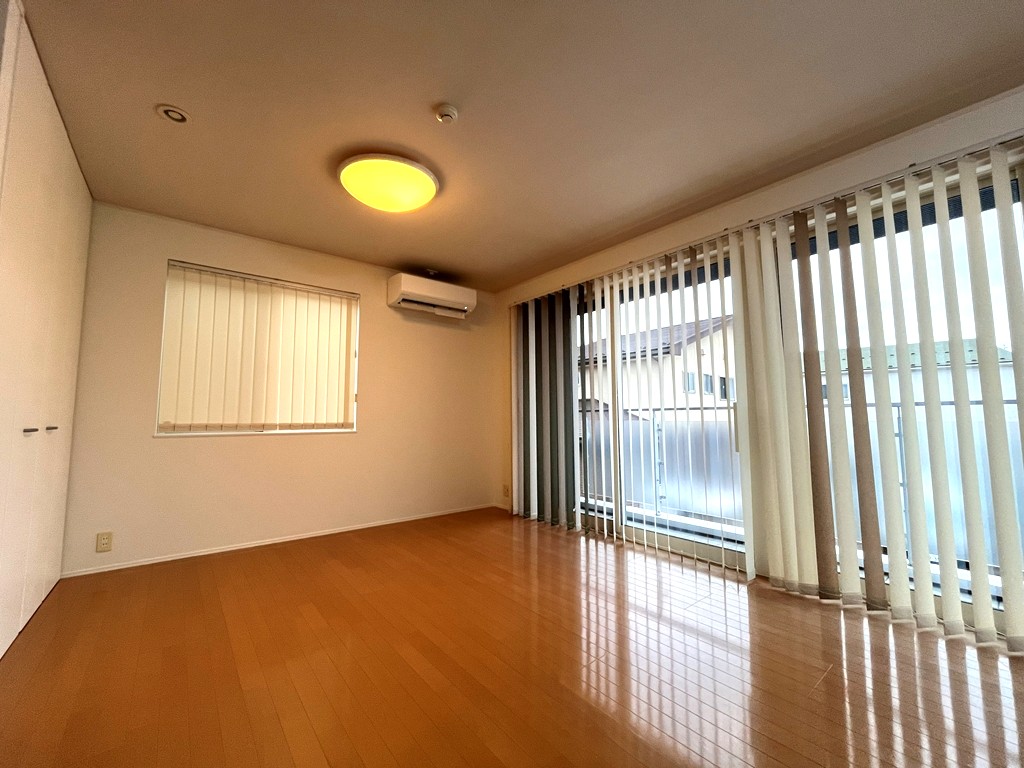 2階 東側洋室(12.1帖) 2階 東側洋室(12.1帖)