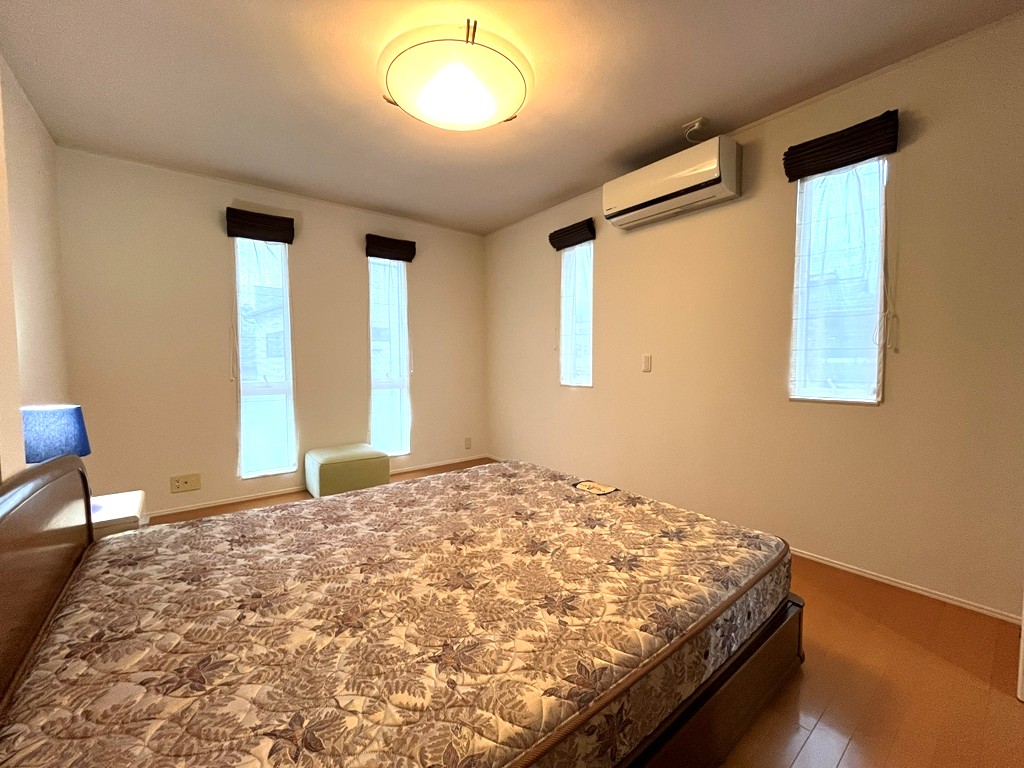 2階 西側洋室(9.0帖) 2階 西側洋室(9.0帖)