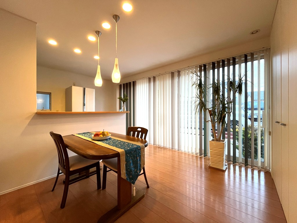 ダイニング ダイニング