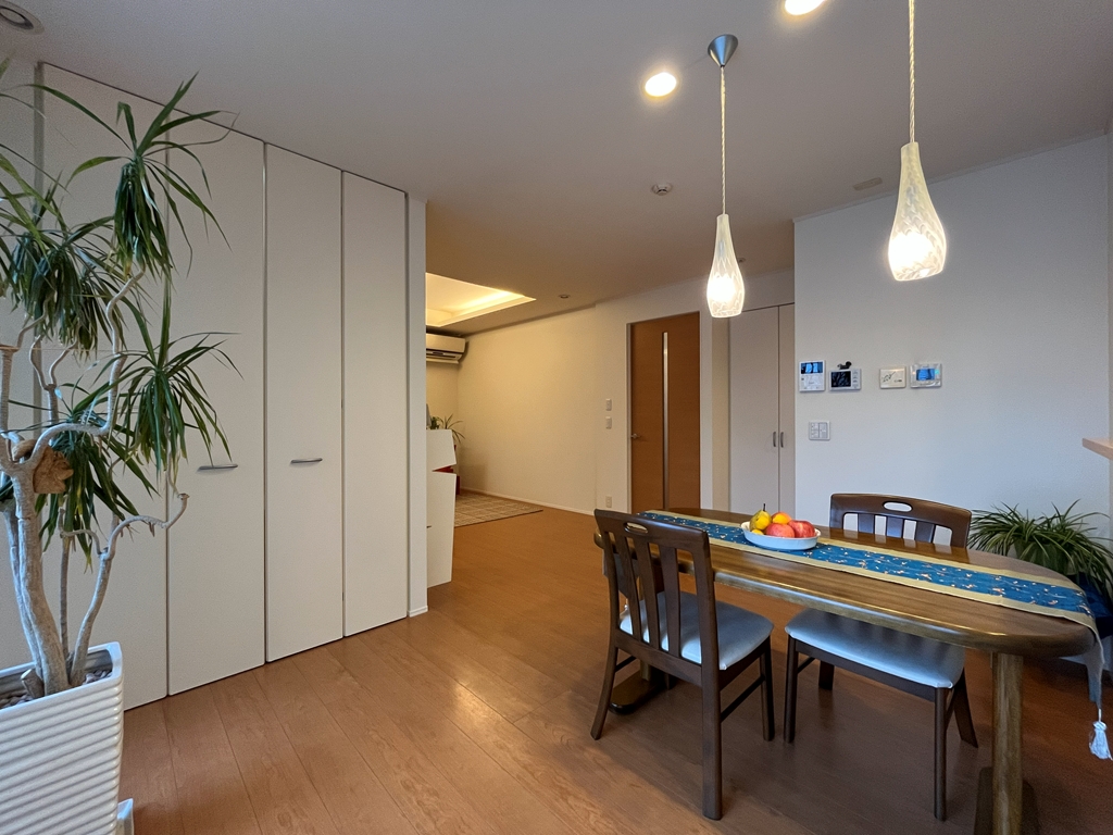 ダイニング ダイニング