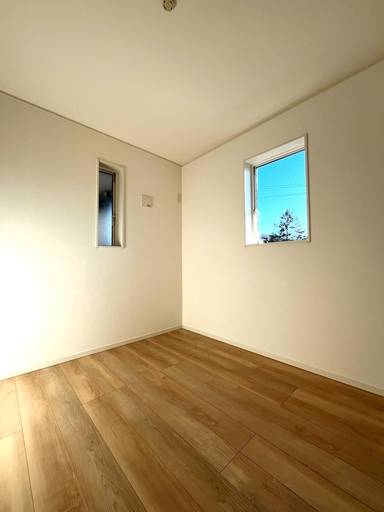 2階 南側洋室(4.8帖) 2階 南側洋室(4.8帖)