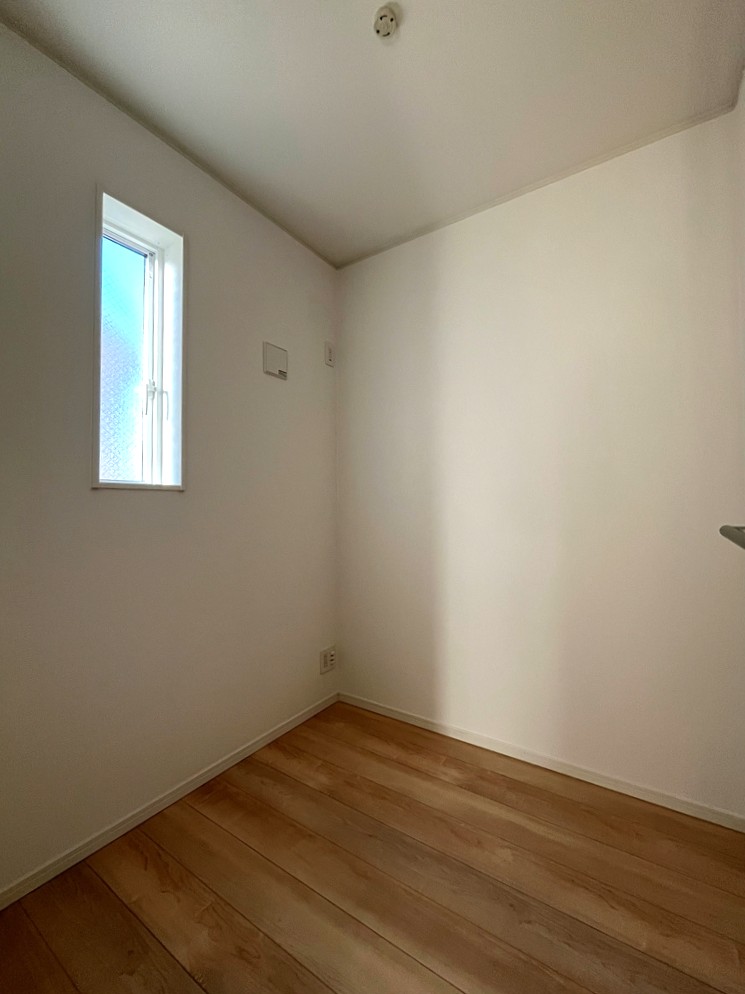 2階 テレワークルーム(2帖) 2階 テレワークルーム(2帖)