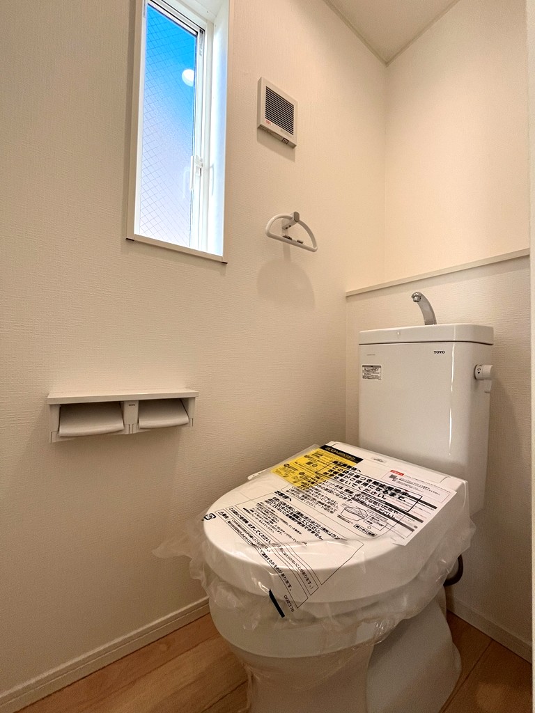 2階 温水洗浄式トイレ 2階 温水洗浄式トイレ