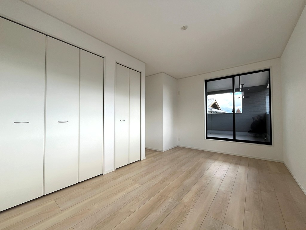 2階 南西側洋室(8帖)・収納