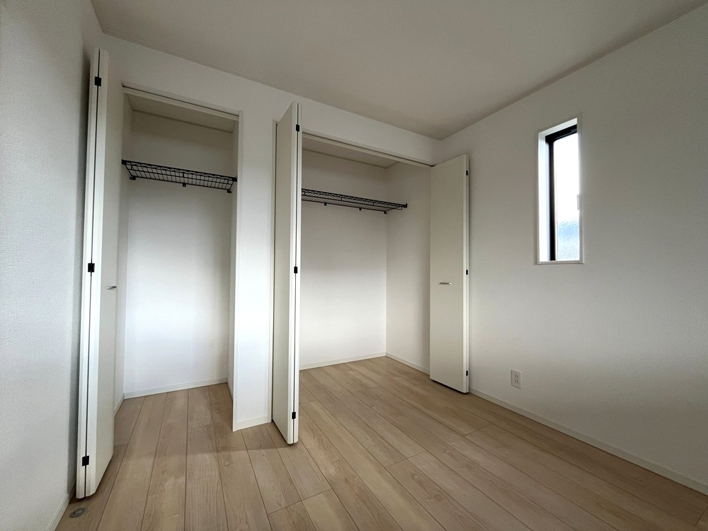 2階 東側洋室(6帖)・収納