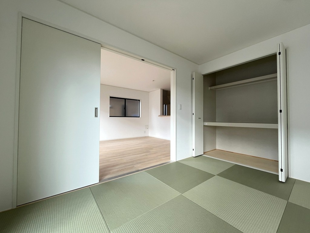 1階 洋風和室(6帖)・収納