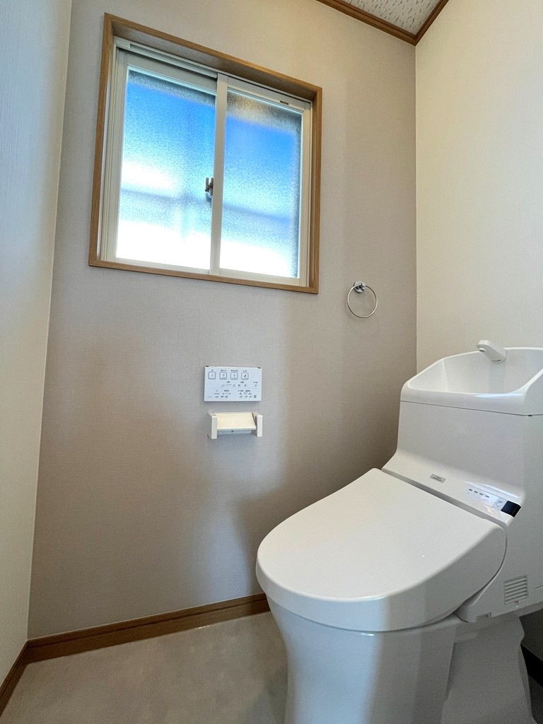 1階 温水洗浄式トイレ 1階 温水洗浄式トイレ