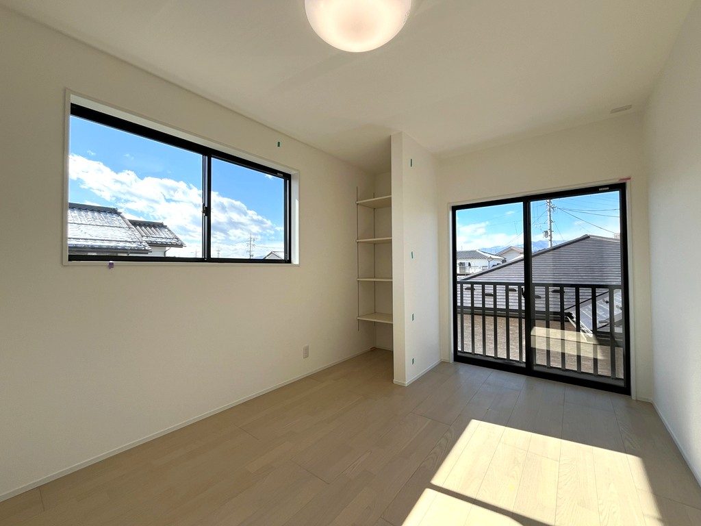 2階 南西側洋室(6帖) 2階 南西側洋室(6帖)