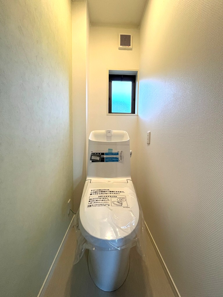 1階 温水洗浄式トイレ新品 1階 温水洗浄式トイレ新品