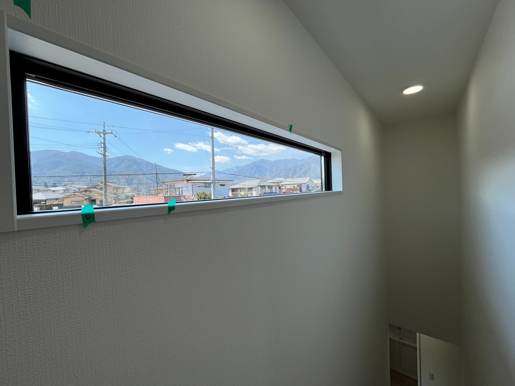 2階の階段窓からの眺望 2階の階段窓からの眺望