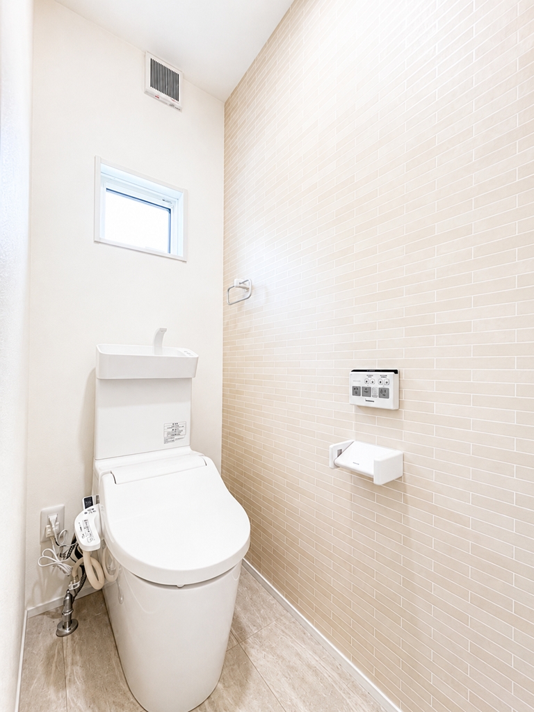 温水洗浄式トイレ新品
